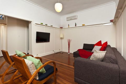 Summer Central - Accommodation Gladstone 17