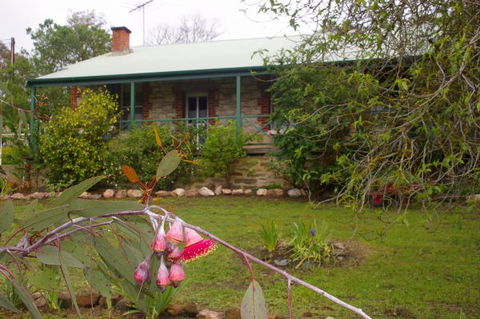 Naimanya Cottage - Accommodation Gladstone 0