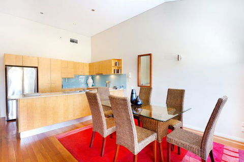 Summer Central - Accommodation Gladstone 26
