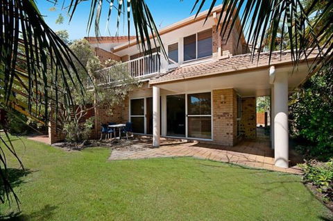 Summer Central - Accommodation Gladstone 2