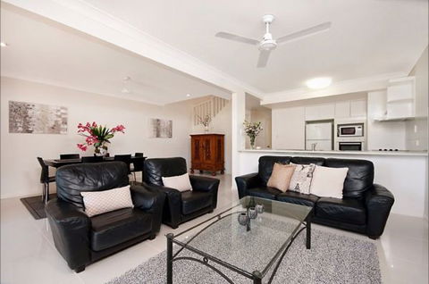 Summer Central - Accommodation Gladstone 4