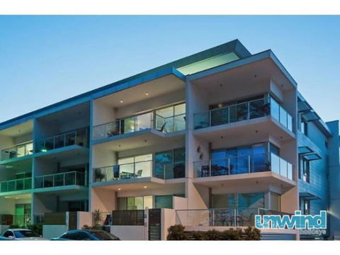 Unwind At 29 Breeze Penthouse - Accommodation Gladstone 0