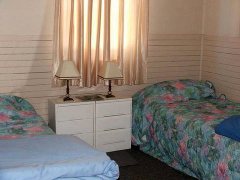 CASS Cottage - Accommodation Gladstone 2