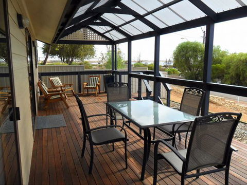 Hurtles - Accommodation Gladstone 0