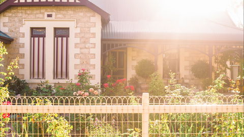 Hamilton House Bed And Breakfast - Accommodation Gladstone 0