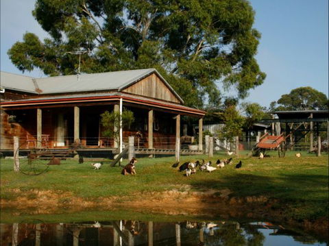 Tobruk Sydney Farm Stay - Accommodation Gladstone 0