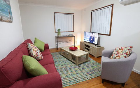 Waratah Beach Breaks - Accommodation Gladstone 0