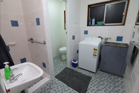 Waratah Beach Breaks - Accommodation Gladstone 2