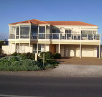 Century 21 SouthCoast Hayman - Accommodation Gladstone