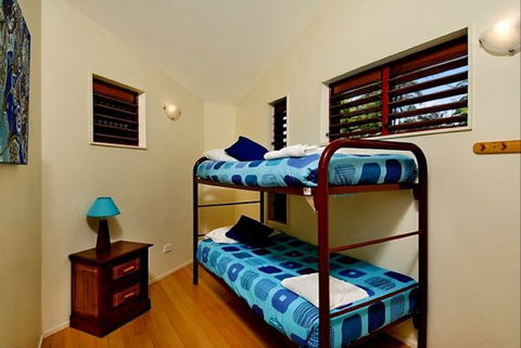 The Wave House - Accommodation Gladstone 3