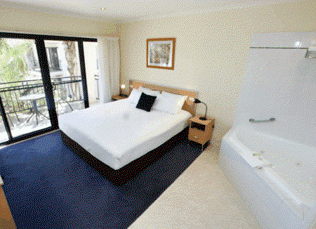 Aquarius Luxury Apartments - Accommodation Gladstone 1