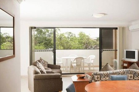 Pacific International Apts Bankstown - Accommodation Gladstone 1