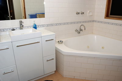 Alpine Country Cottages - Studio 3 - Accommodation Gladstone 3