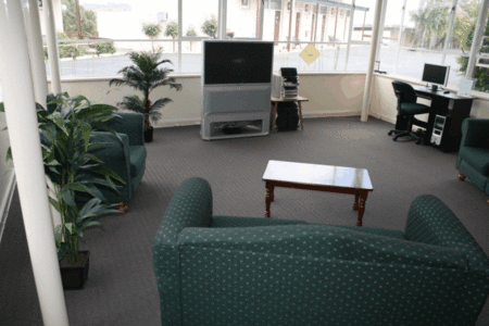 Blue Lake Motel - Accommodation Gladstone 2