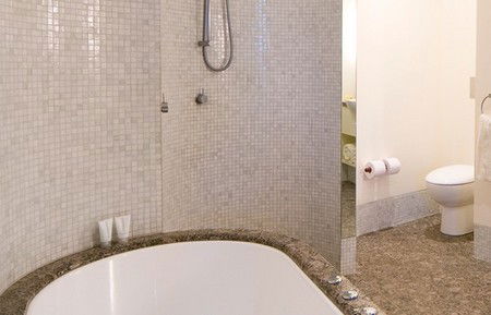 Beach Suites - Accommodation Gladstone 4