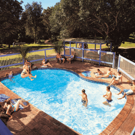 Backpackers Inn On The Beach - Accommodation Gladstone 2