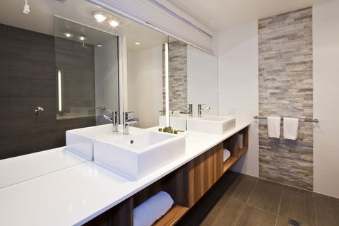 BEST WESTERN PLUS Ballarat Suites - Accommodation Gladstone 0