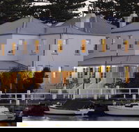 Oscars Waterfront Boutique Hotel - Accommodation Gladstone
