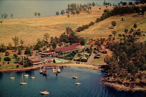 Eastcoast Central Watersedge Resort - Accommodation Gladstone 0