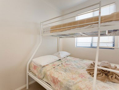 Sunset Beach Holiday Park - Accommodation Gladstone 3