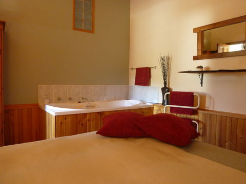 Sherwood View Accommodation - Accommodation Gladstone 4