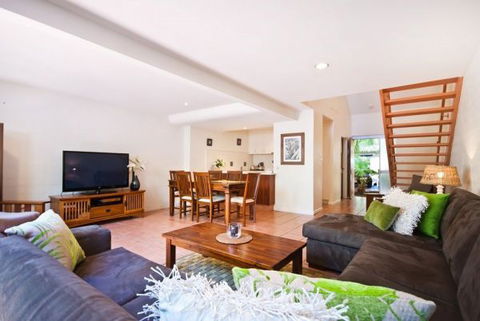 Fletcher Lane Apartments - Accommodation Gladstone 0