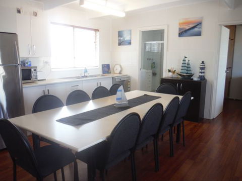 Costa To Coast - Accommodation Gladstone 2