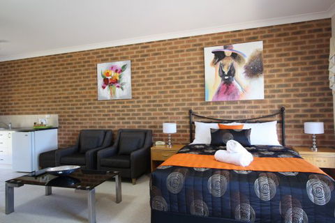 Top Of The Town Motor Inn Yackandandah - Accommodation Gladstone 0