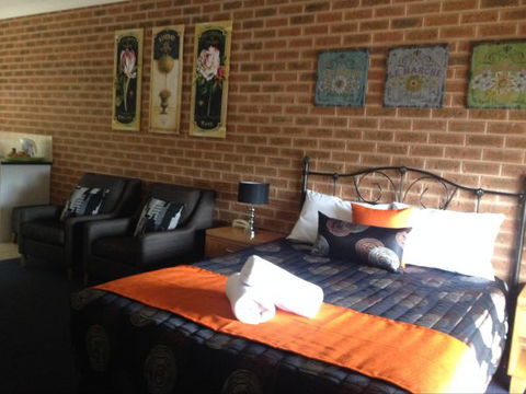 Top Of The Town Motor Inn Yackandandah - Accommodation Gladstone 2