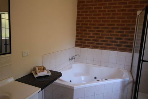 Top Of The Town Motor Inn Yackandandah - Accommodation Gladstone 9