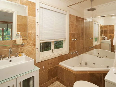 Aldgate Creek Cottage Bed And Breakfast - Accommodation Gladstone 3