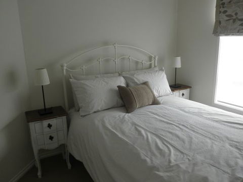 C&C's Bed And Breakfast - Accommodation Gladstone 3