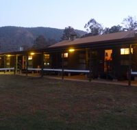 Christmas Creek Cafe and Cabins - Accommodation Gladstone