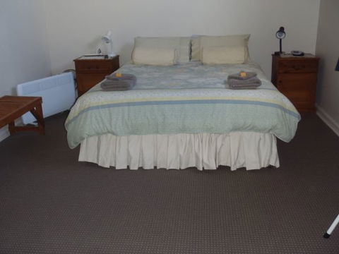 Evergreen - Accommodation Gladstone 2