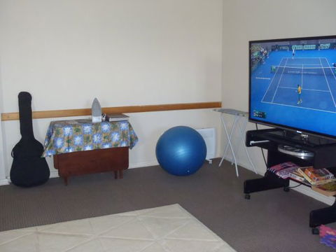 Evergreen - Accommodation Gladstone 6