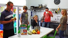 Adelaide Backpackers Inn - Accommodation Gladstone 0
