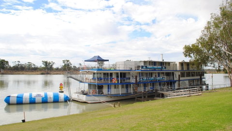 Murray River Queen Backpackers - Accommodation Gladstone 0