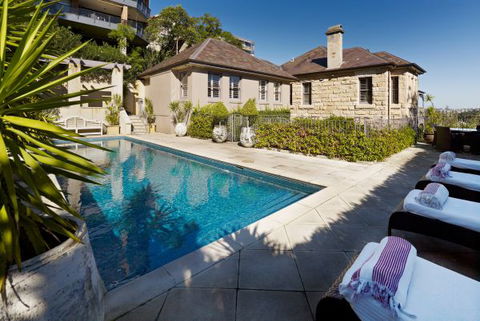 Musgrave House - Accommodation Gladstone 0