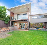 Akama Vista - Couple's retreat - Accommodation Gladstone
