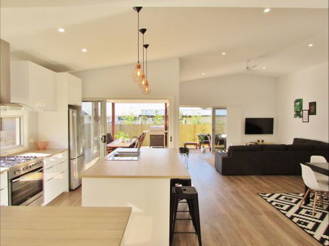 All Decked Out: Lake Conjola - Accommodation Gladstone 0