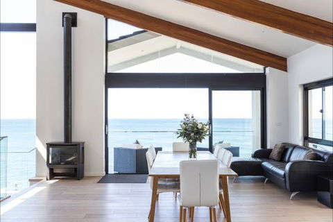 Alexandria House - Accommodation Gladstone 0