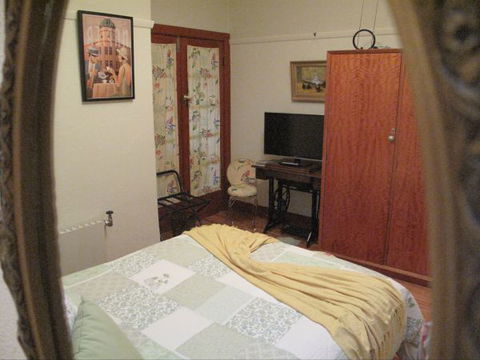 B&B Wodonga - Art Deco Accommodation - Accommodation Gladstone 4