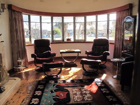 B&B Wodonga - Art Deco Accommodation - Accommodation Gladstone 5