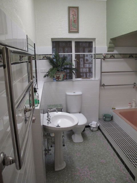 B&B Wodonga - Art Deco Accommodation - Accommodation Gladstone 8