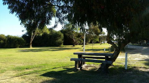 Batavia Coast Caravan Park - Accommodation Gladstone 0
