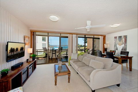 Beauty At The Beach - Accommodation Gladstone 2