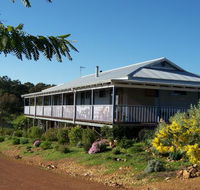 Blue House Bed and Breakfast - Accommodation Gladstone