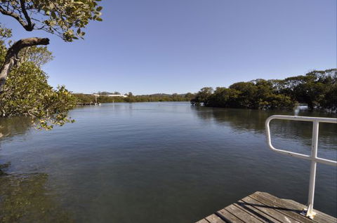Bluedock Apartments - Accommodation Gladstone 2