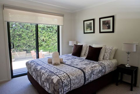 C-Deck Beach House Apartment - Accommodation Gladstone 1