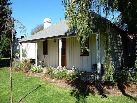 Cameron's Cottage - Accommodation Gladstone 0